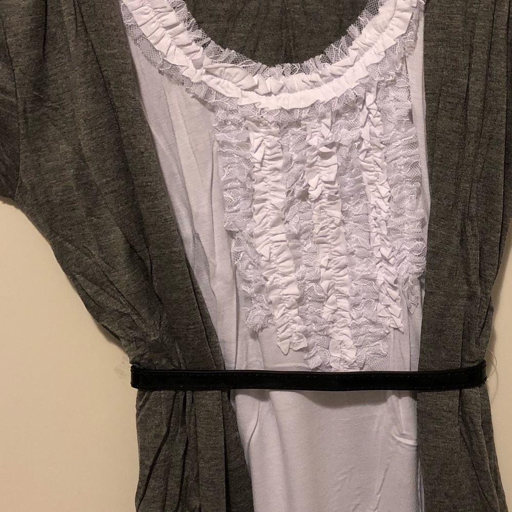 IZ Byer charcoal gray/white top looks so good!!!